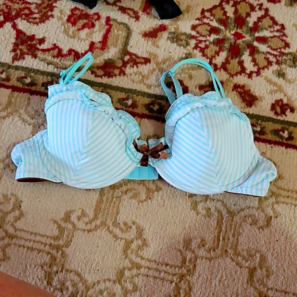 Merci  36B cute bra